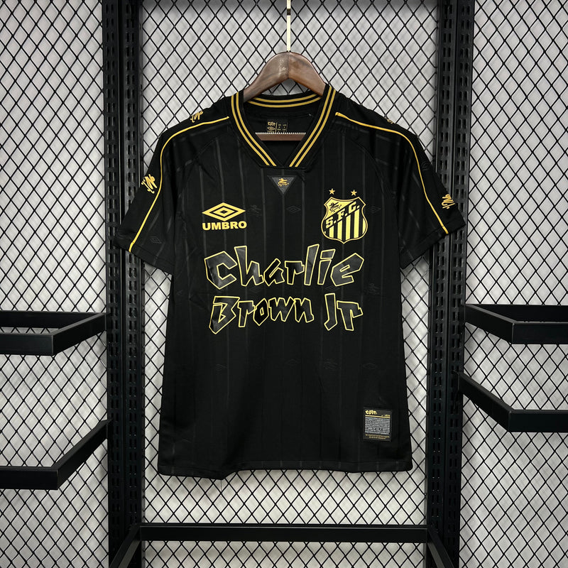 Camisa Santos Edição Especial Charlie Brown Jr I 23/24 Torcedor Umbro Masculino - Preto