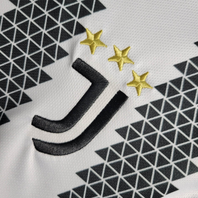 Camisa Juventus Home | 22/23 Torcedor Adidas Masculino - Preto e Branco