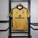 Camisa Retrô Manchester United Centenário 2001/02 Dupla Face - Branca e Dourado