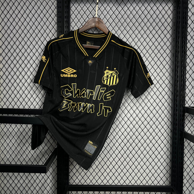 Camisa Santos Edição Especial Charlie Brown Jr I 23/24 Torcedor Umbro Masculino - Preto
